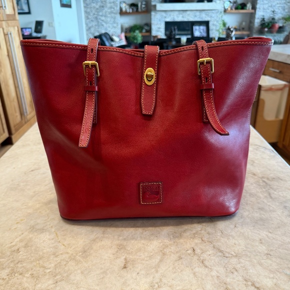 ****Authentic**** Dooney & Bourke Florentine Dover Tote